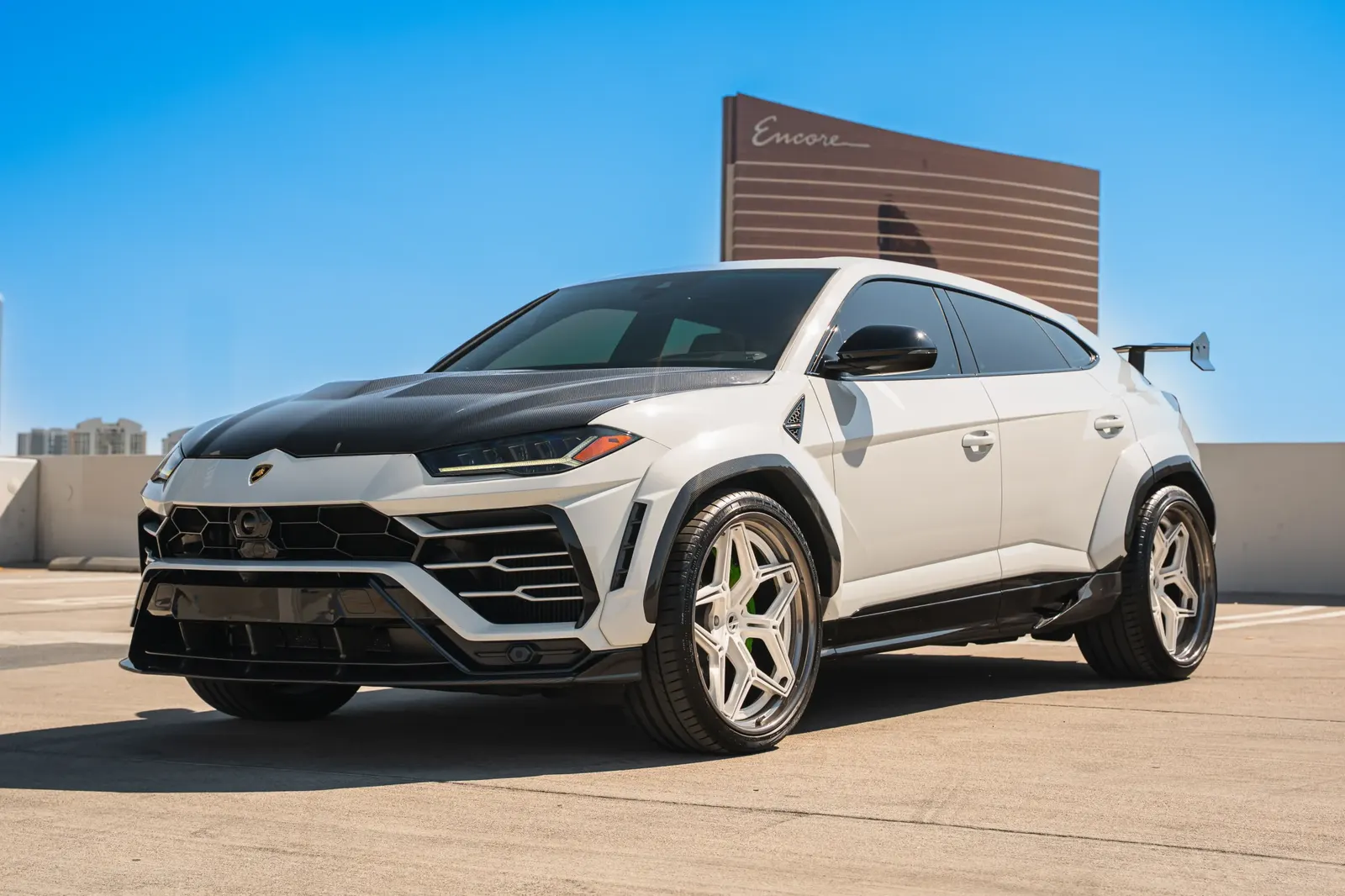 Lamborghini Urus — photo 4